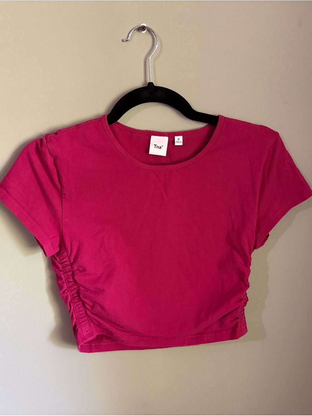 TNA Fuchsia Ruched Short Sleeve Crop Tee